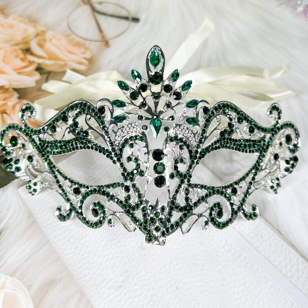 Masquerade Ball Party Mask, Venetian Eye Mask, Mardi Gras Parade Green Mask - Picture 5 of 6